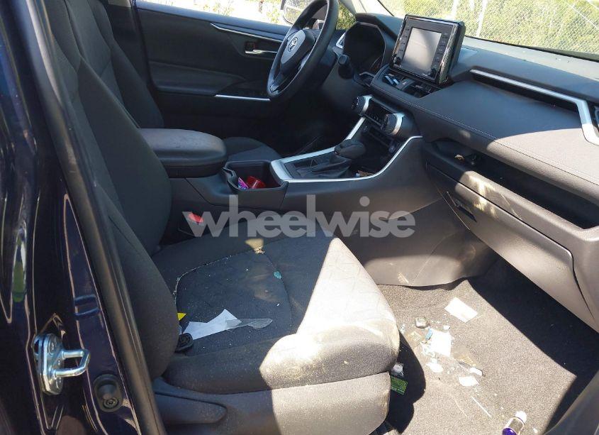 Photo 5 of 2022 Toyota Rav4 XLE (VIN 2T3W1RFV4NW189687)