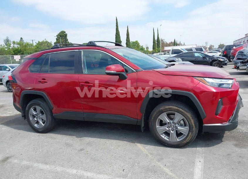 Photo 13 of 2022 Toyota Rav4 XLE (VIN 2T3W1RFV4NW192685)