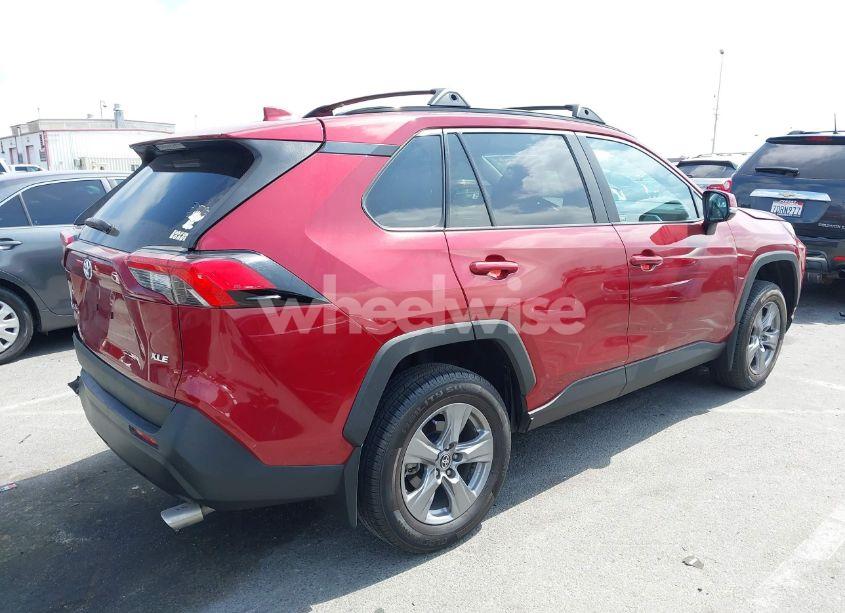 Photo 4 of 2022 Toyota Rav4 XLE (VIN 2T3W1RFV4NW192685)