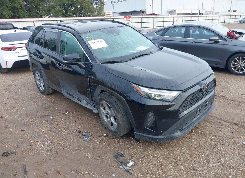 2023 Toyota Rav4 XLE (VIN 2T3W1RFV4PW286777) main photo