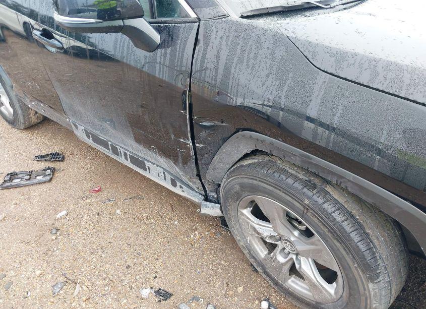 Photo 6 of 2023 Toyota Rav4 XLE (VIN 2T3W1RFV4PW286777)