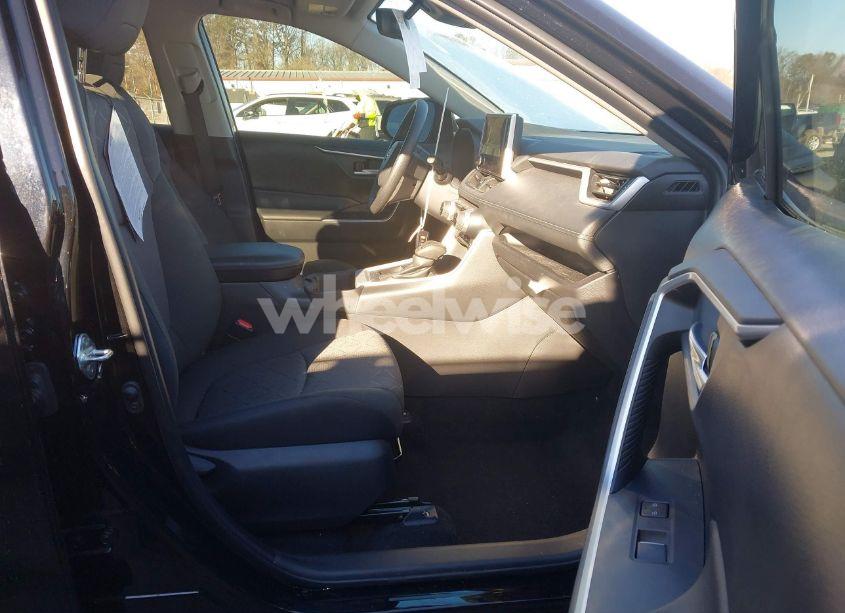 Photo 5 of 2024 Toyota Rav4 XLE (VIN 2T3W1RFV4RC261527)
