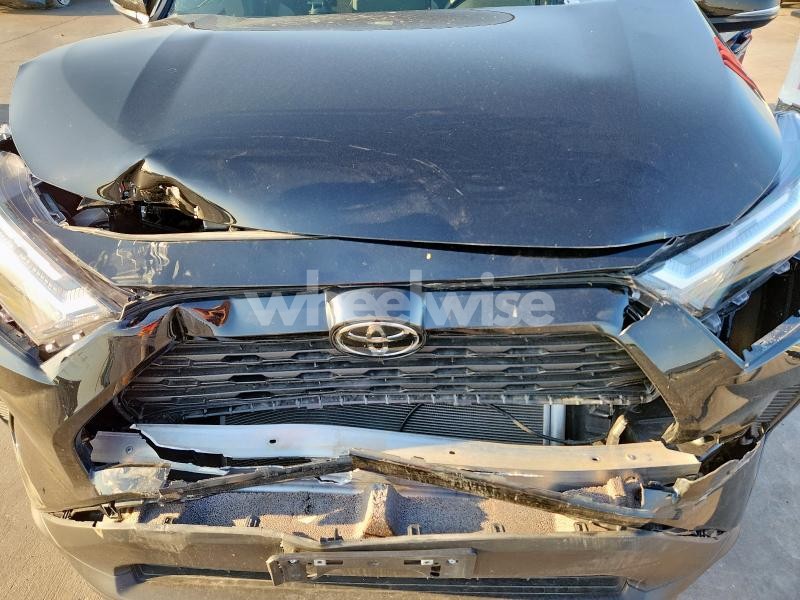 Photo 2 of 2024 TOYOTA RAV4 XLE (VIN 2T3W1RFV4RC274987)