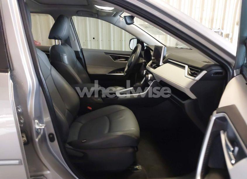 Photo 5 of 2024 Toyota Rav4 XLE (VIN 2T3W1RFV4RC276819)