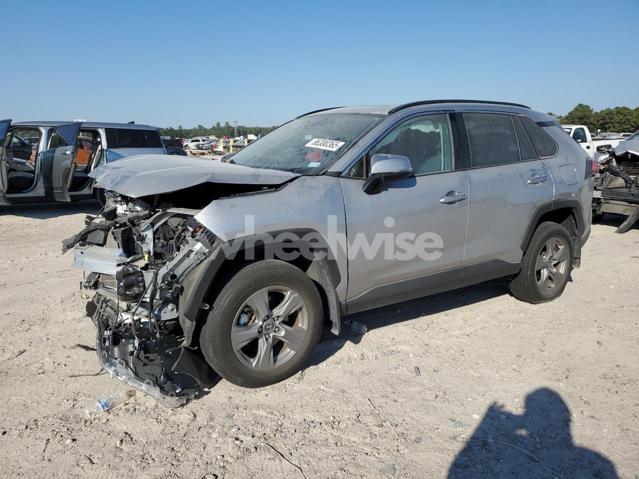 2024 TOYOTA RAV4 XLE (VIN 2T3W1RFV4RC282314) main photo