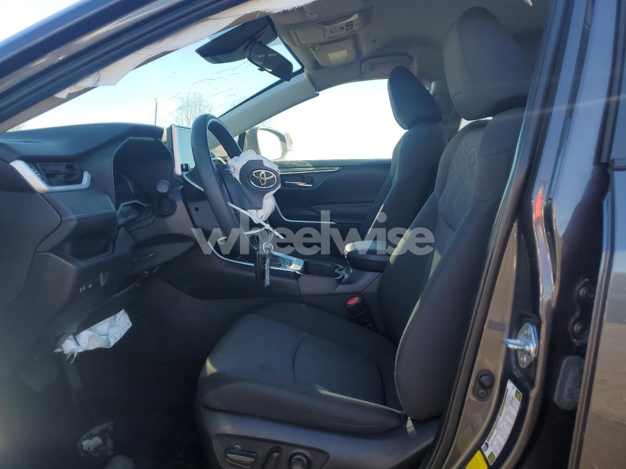 Photo 7 of 2024 TOYOTA RAV4 XLE (VIN 2T3W1RFV4RW323250)