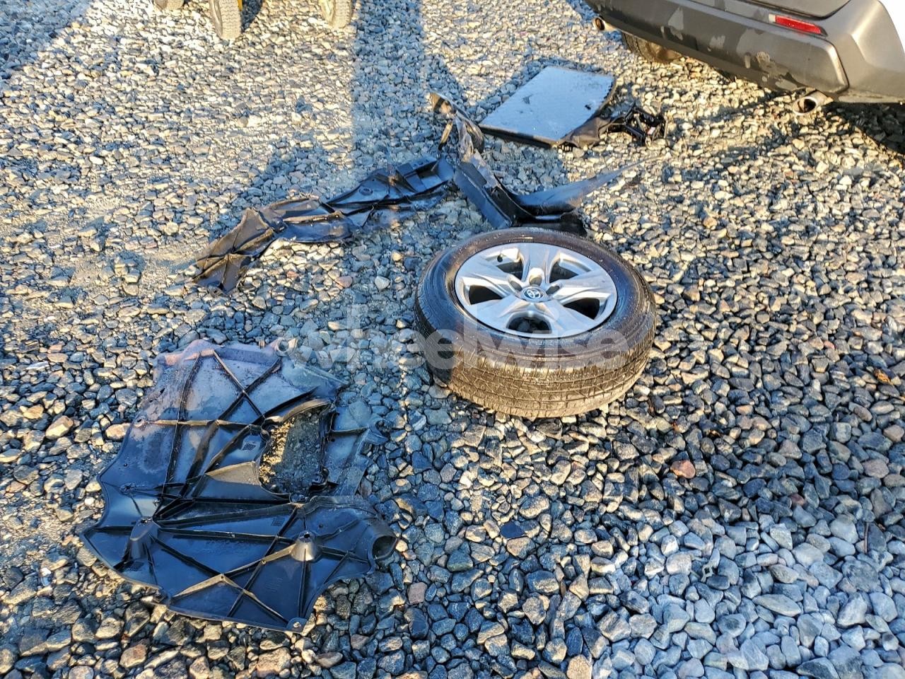 Photo 13 of 2024 TOYOTA RAV4 XLE (VIN 2T3W1RFV4RW333101)