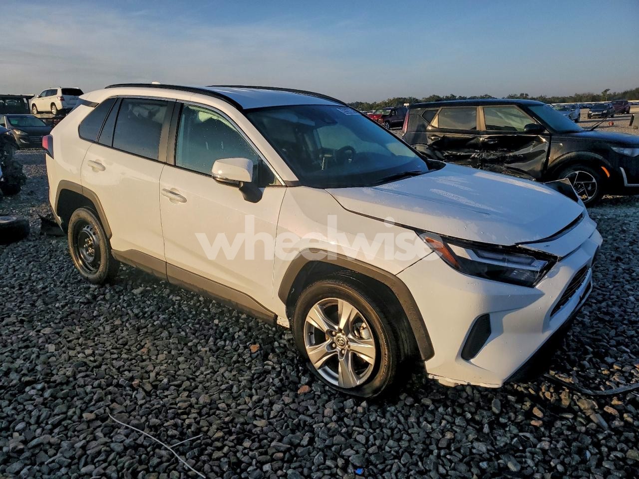 Photo 4 of 2024 TOYOTA RAV4 XLE (VIN 2T3W1RFV4RW333101)