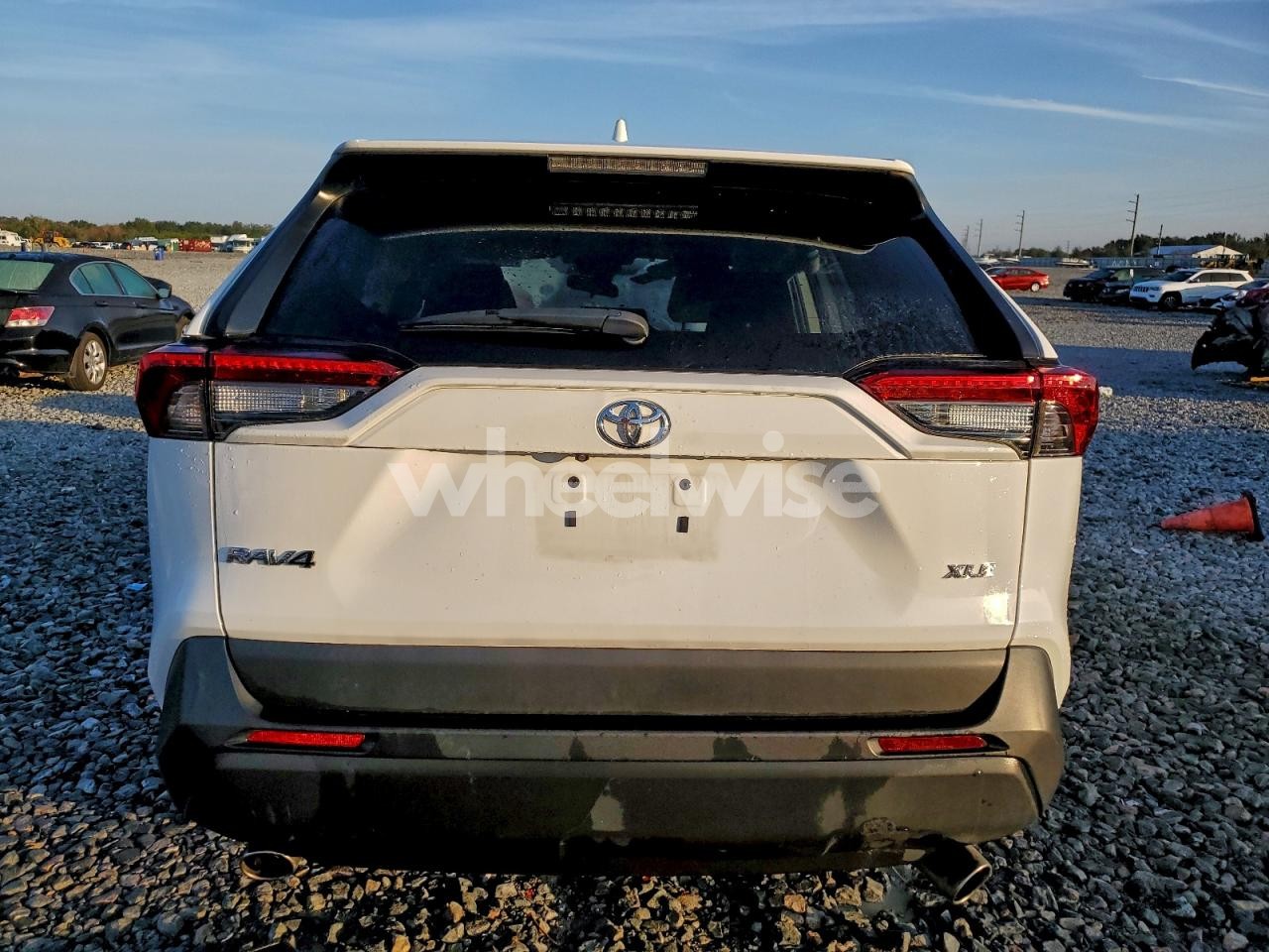 Photo 6 of 2024 TOYOTA RAV4 XLE (VIN 2T3W1RFV4RW333101)