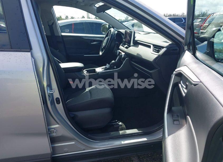 Photo 5 of 2024 Toyota Rav4 XLE (VIN 2T3W1RFV4RW340372)