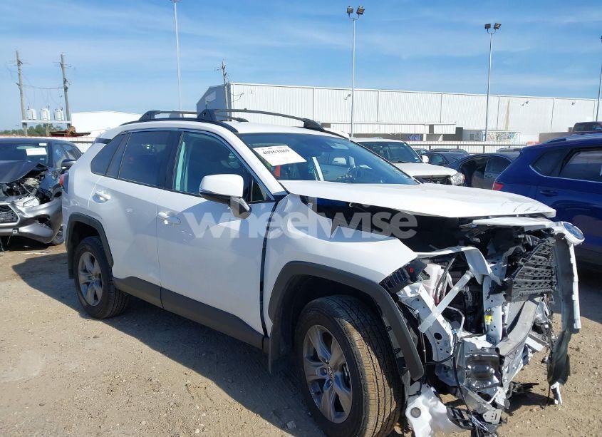 2024 Toyota Rav4 XLE (VIN 2T3W1RFV4RW345085) main photo