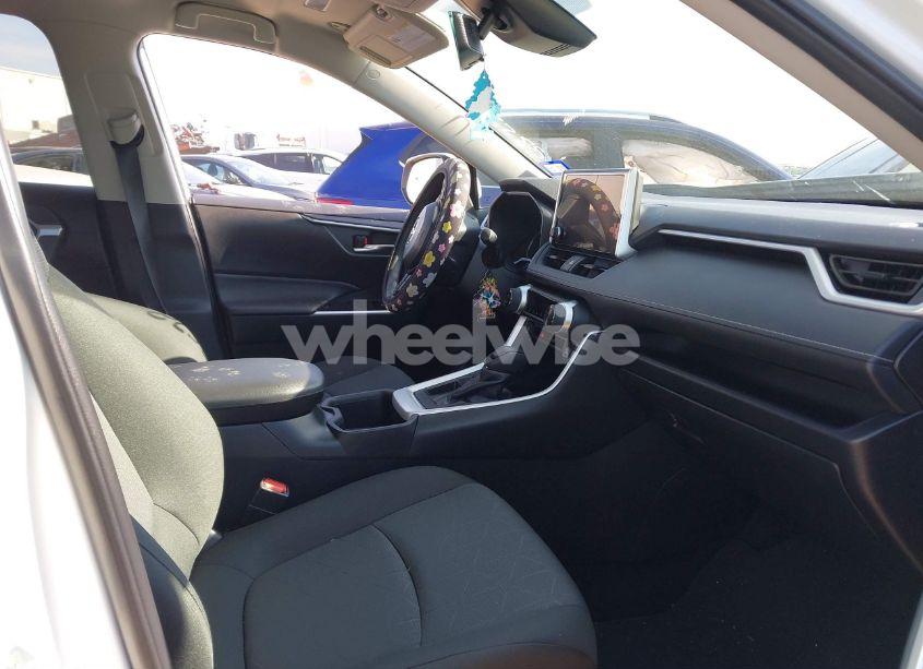 Photo 5 of 2024 Toyota Rav4 XLE (VIN 2T3W1RFV4RW345085)
