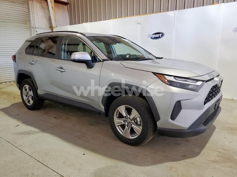 2025 TOYOTA RAV4 XLE (VIN 2T3W1RFV4SW374169) main photo