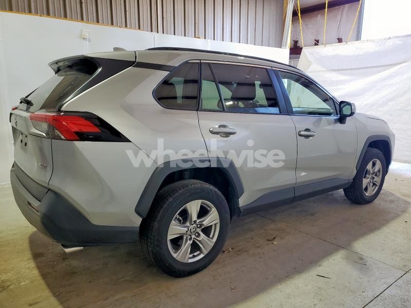 Photo 3 of 2025 TOYOTA RAV4 XLE (VIN 2T3W1RFV4SW374169)