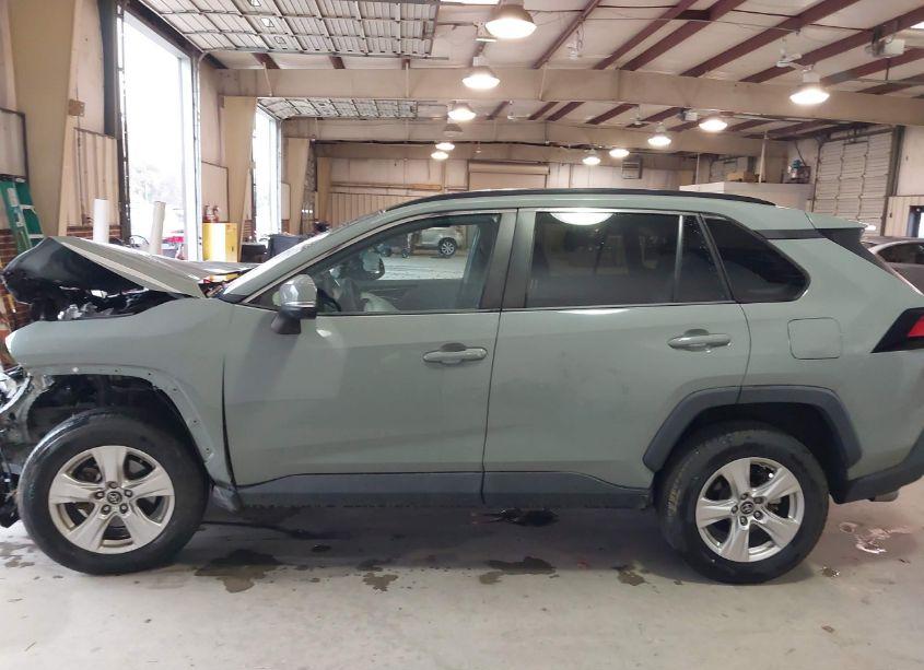 Photo 14 of 2019 Toyota Rav4 XLE (VIN 2T3W1RFV5KC004463)