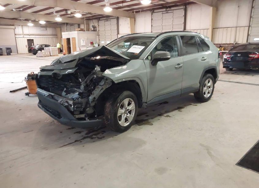 Photo 2 of 2019 Toyota Rav4 XLE (VIN 2T3W1RFV5KC004463)