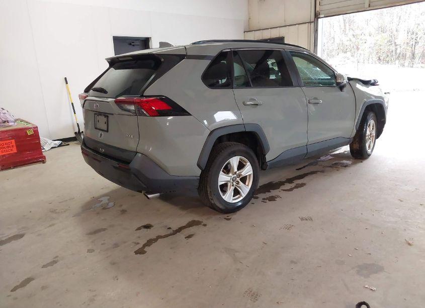 Photo 4 of 2019 Toyota Rav4 XLE (VIN 2T3W1RFV5KC004463)
