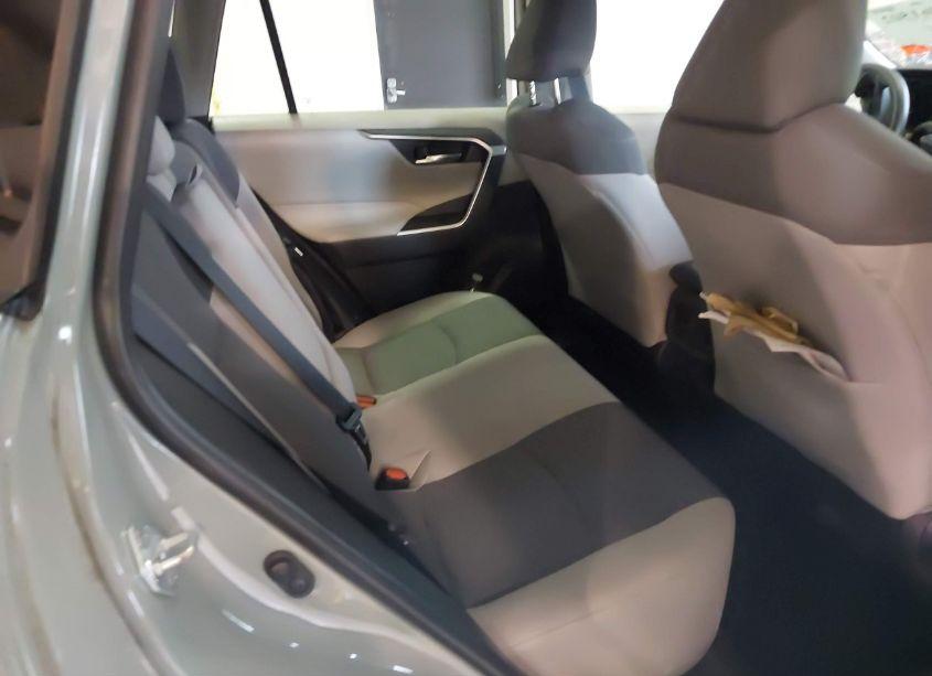 Photo 8 of 2019 Toyota Rav4 XLE (VIN 2T3W1RFV5KC004463)