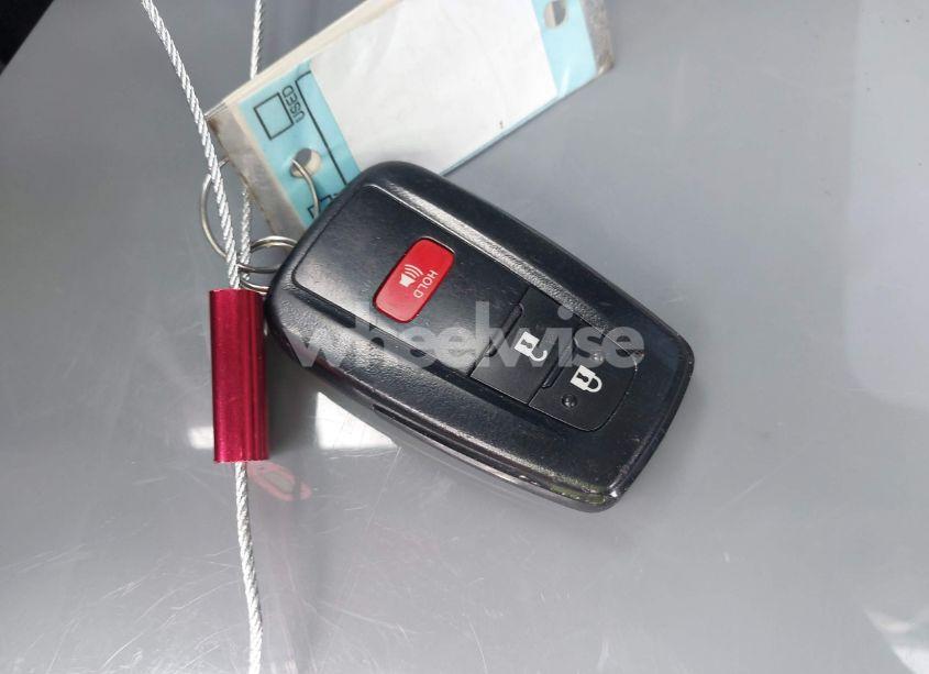 Photo 11 of 2019 Toyota Rav4 XLE (VIN 2T3W1RFV5KW034268)