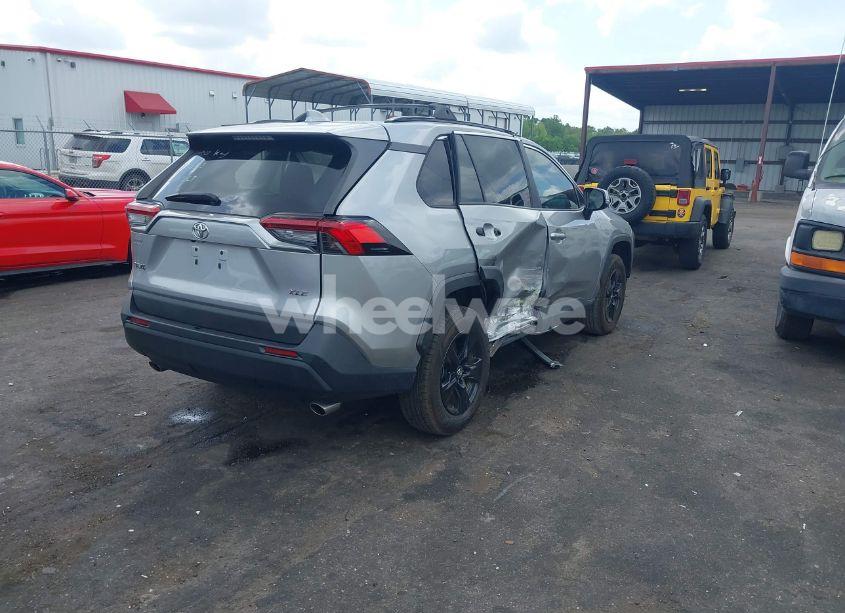 Photo 4 of 2019 Toyota Rav4 XLE (VIN 2T3W1RFV5KW034268)