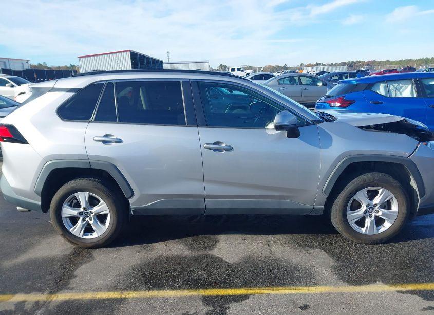 Photo 13 of 2019 Toyota Rav4 XLE (VIN 2T3W1RFV5KW052298)