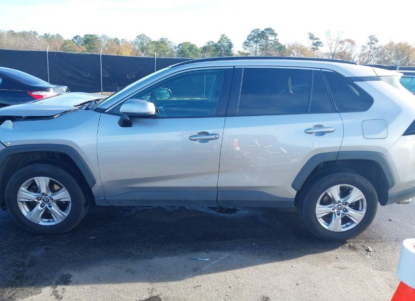 Photo 14 of 2019 Toyota Rav4 XLE (VIN 2T3W1RFV5KW052298)