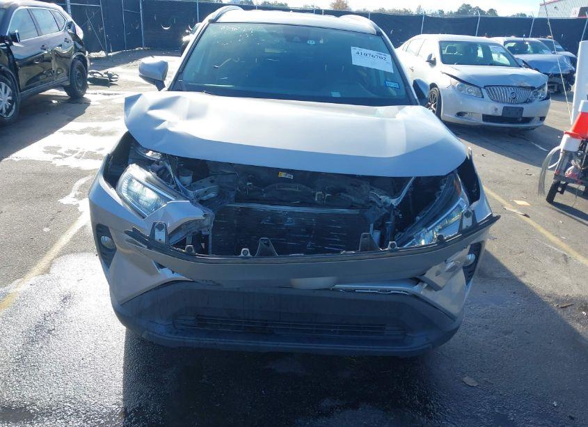 Photo 6 of 2019 Toyota Rav4 XLE (VIN 2T3W1RFV5KW052298)