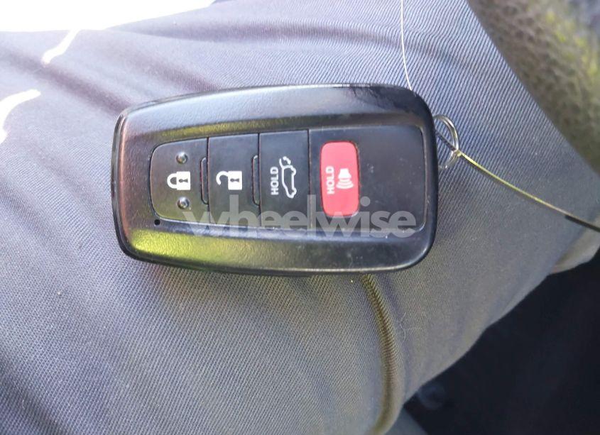Photo 11 of 2020 Toyota Rav4 XLE (VIN 2T3W1RFV5LW065053)