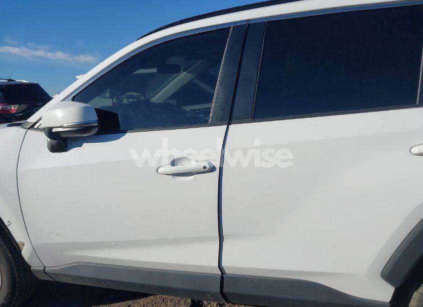 Photo 15 of 2020 Toyota Rav4 XLE (VIN 2T3W1RFV5LW065053)