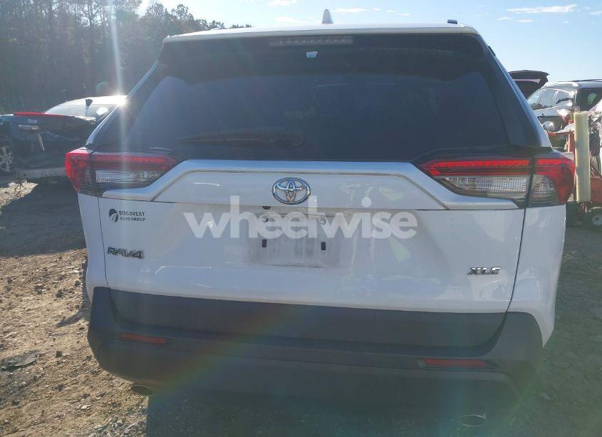 Photo 17 of 2020 Toyota Rav4 XLE (VIN 2T3W1RFV5LW065053)