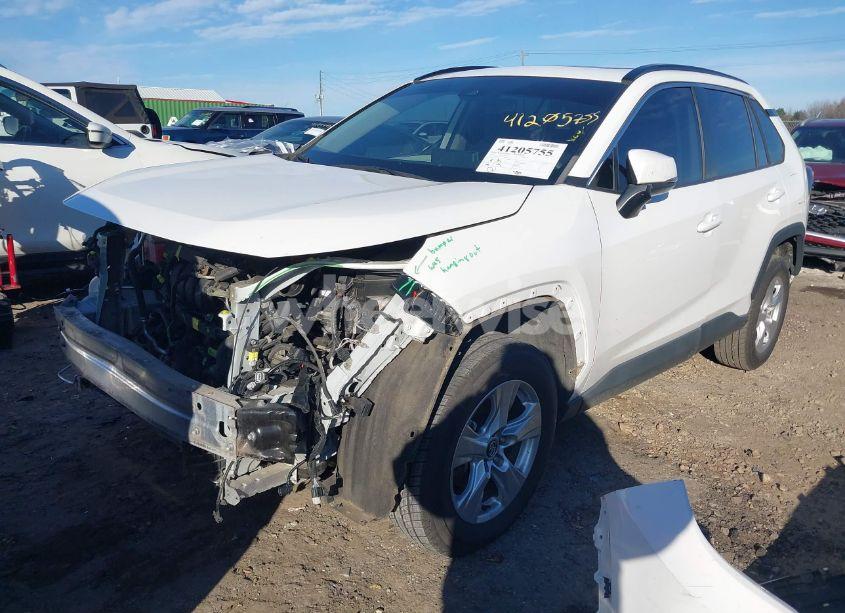 Photo 2 of 2020 Toyota Rav4 XLE (VIN 2T3W1RFV5LW065053)