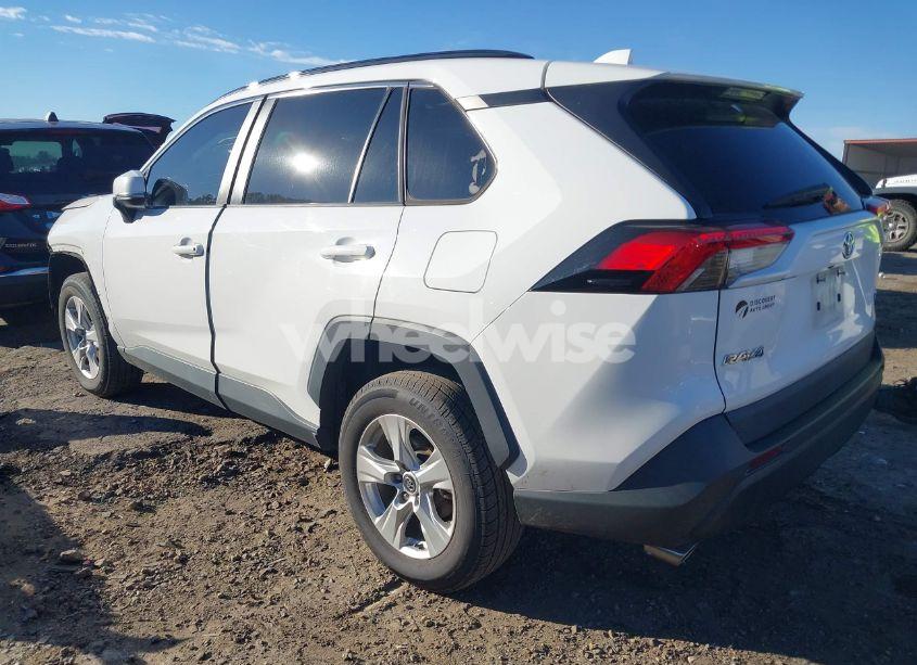 Photo 3 of 2020 Toyota Rav4 XLE (VIN 2T3W1RFV5LW065053)