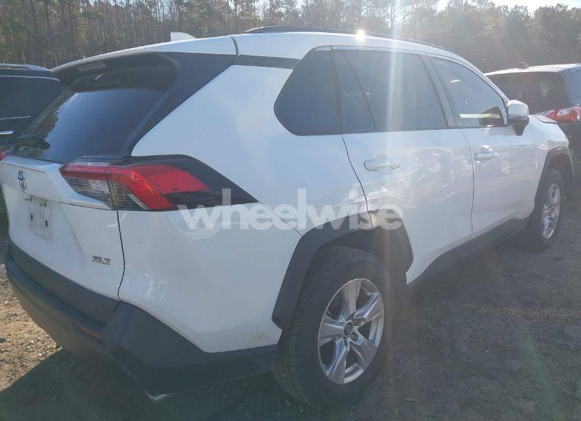 Photo 4 of 2020 Toyota Rav4 XLE (VIN 2T3W1RFV5LW065053)