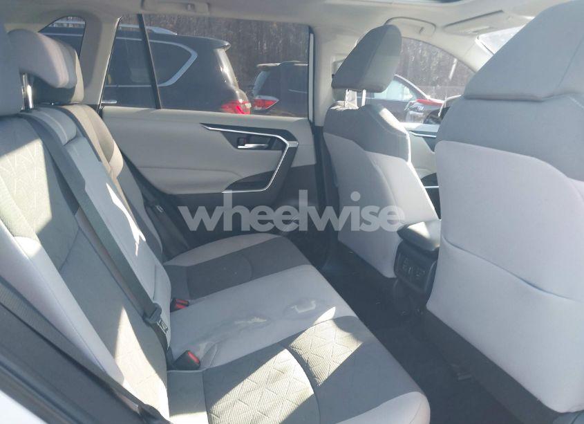 Photo 8 of 2020 Toyota Rav4 XLE (VIN 2T3W1RFV5LW065053)