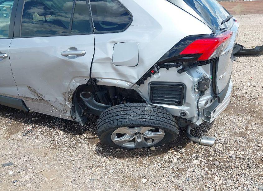 Photo 6 of 2020 Toyota Rav4 XLE (VIN 2T3W1RFV5LW086954)