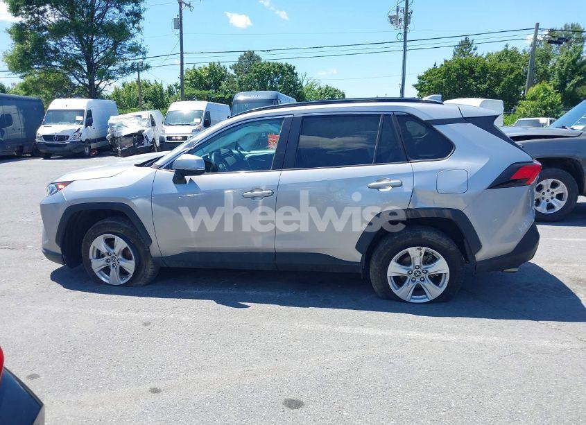 Photo 14 of 2021 Toyota Rav4 XLE (VIN 2T3W1RFV5MC086889)