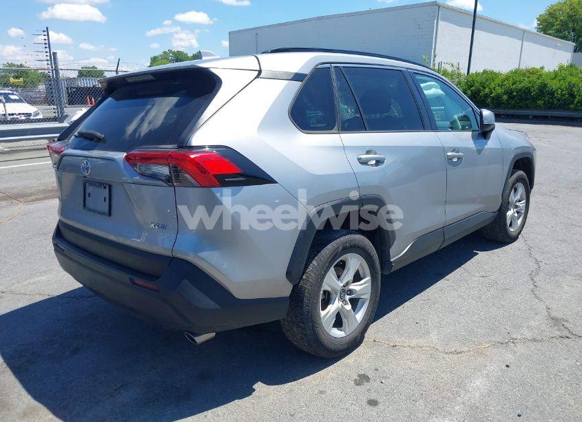 Photo 4 of 2021 Toyota Rav4 XLE (VIN 2T3W1RFV5MC086889)