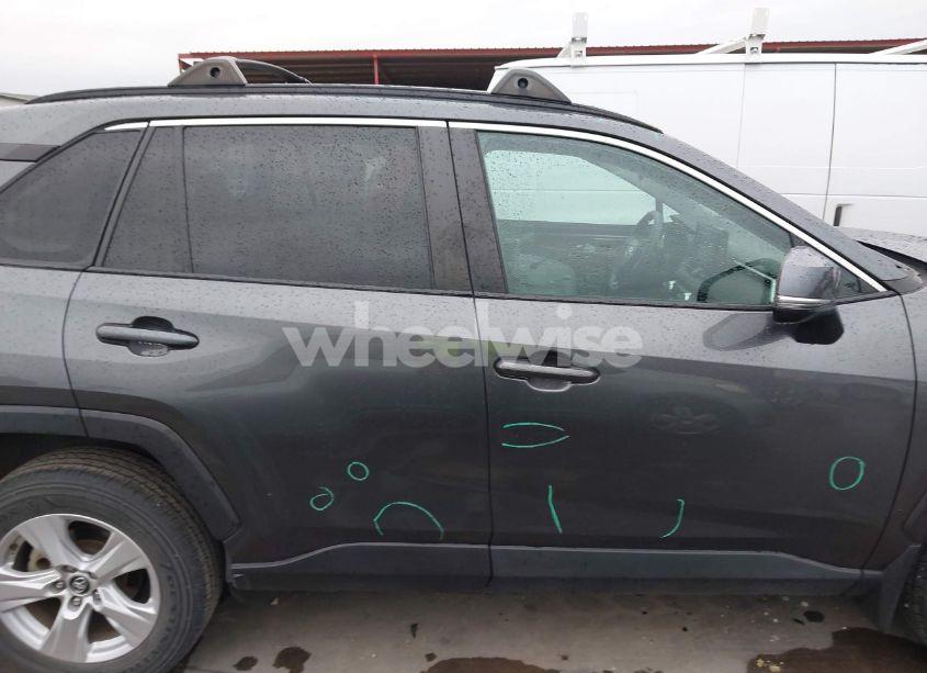 Photo 14 of 2021 Toyota Rav4 XLE (VIN 2T3W1RFV5MC091333)