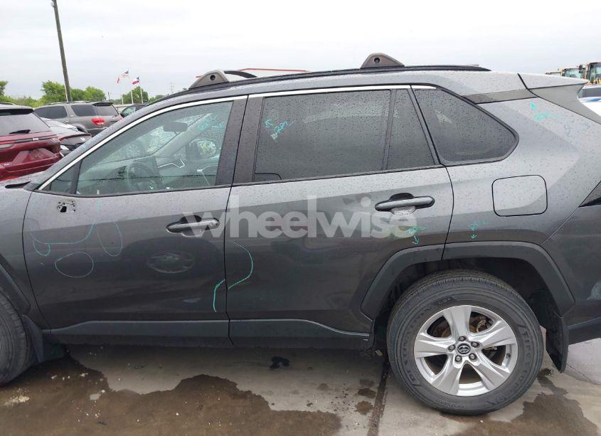 Photo 15 of 2021 Toyota Rav4 XLE (VIN 2T3W1RFV5MC091333)