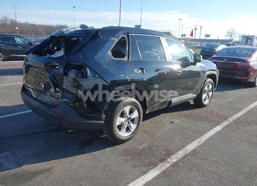 Photo 4 of 2021 Toyota Rav4 XLE (VIN 2T3W1RFV5MC157797)