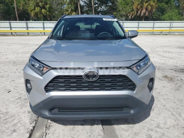 Photo 4 of 2021 TOYOTA RAV4 XLE (VIN 2T3W1RFV5MW118092)