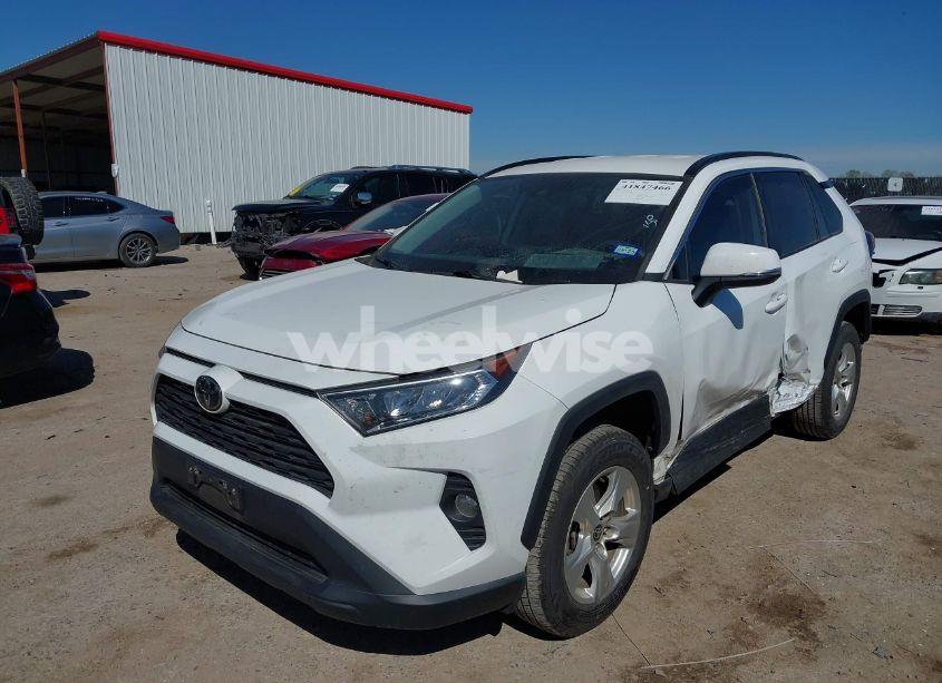 Photo 2 of 2021 Toyota Rav4 XLE (VIN 2T3W1RFV5MW134986)