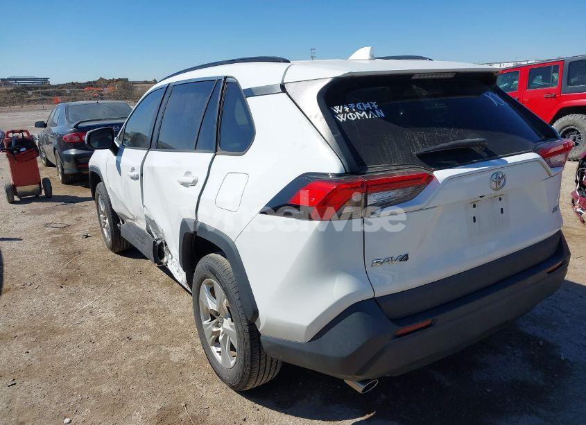 Photo 3 of 2021 Toyota Rav4 XLE (VIN 2T3W1RFV5MW134986)