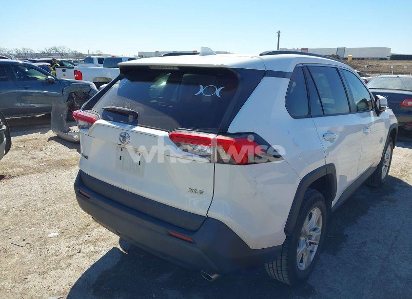 Photo 4 of 2021 Toyota Rav4 XLE (VIN 2T3W1RFV5MW134986)