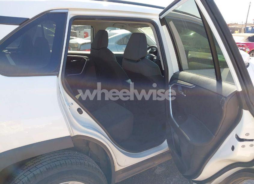 Photo 8 of 2021 Toyota Rav4 XLE (VIN 2T3W1RFV5MW134986)