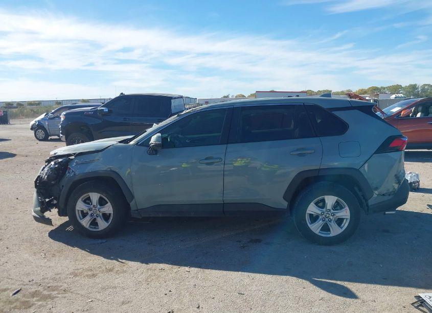 Photo 15 of 2021 Toyota Rav4 XLE (VIN 2T3W1RFV5MW162741)