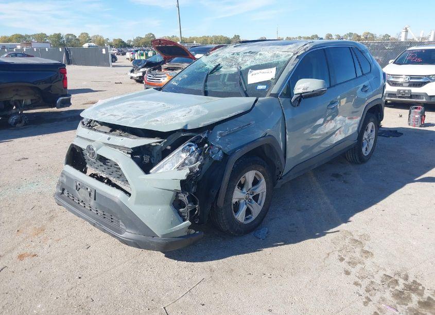 Photo 2 of 2021 Toyota Rav4 XLE (VIN 2T3W1RFV5MW162741)