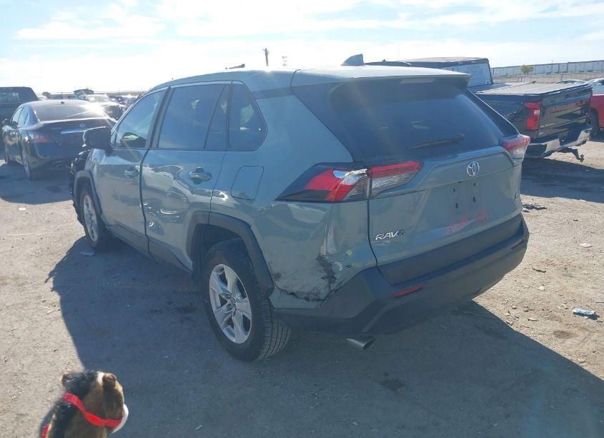 Photo 3 of 2021 Toyota Rav4 XLE (VIN 2T3W1RFV5MW162741)