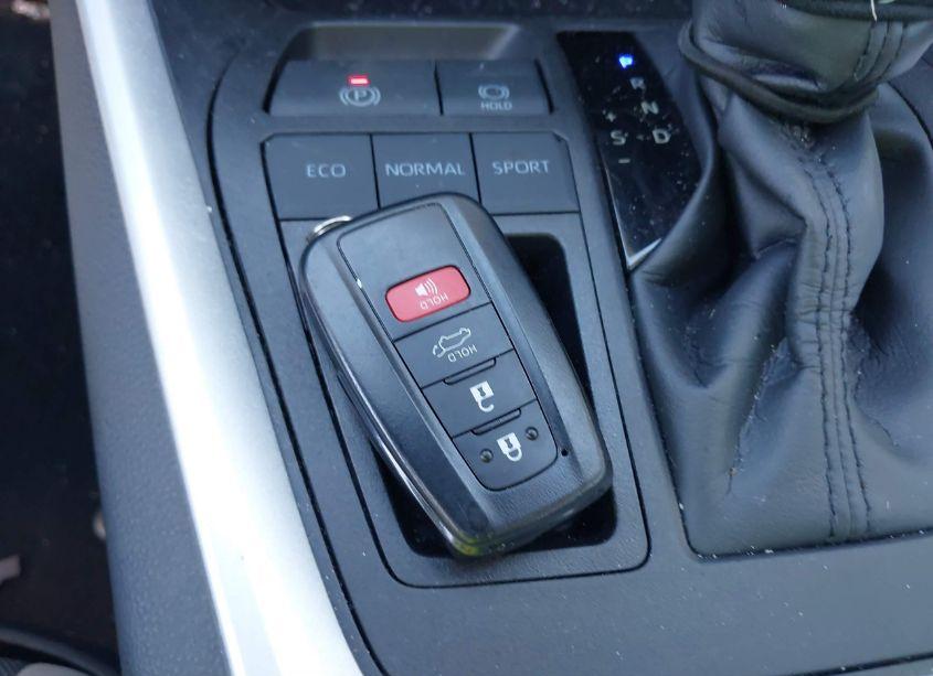 Photo 11 of 2022 Toyota Rav4 XLE (VIN 2T3W1RFV5NC198254)