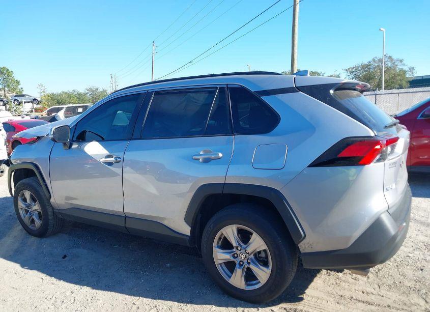 Photo 15 of 2022 Toyota Rav4 XLE (VIN 2T3W1RFV5NC198254)